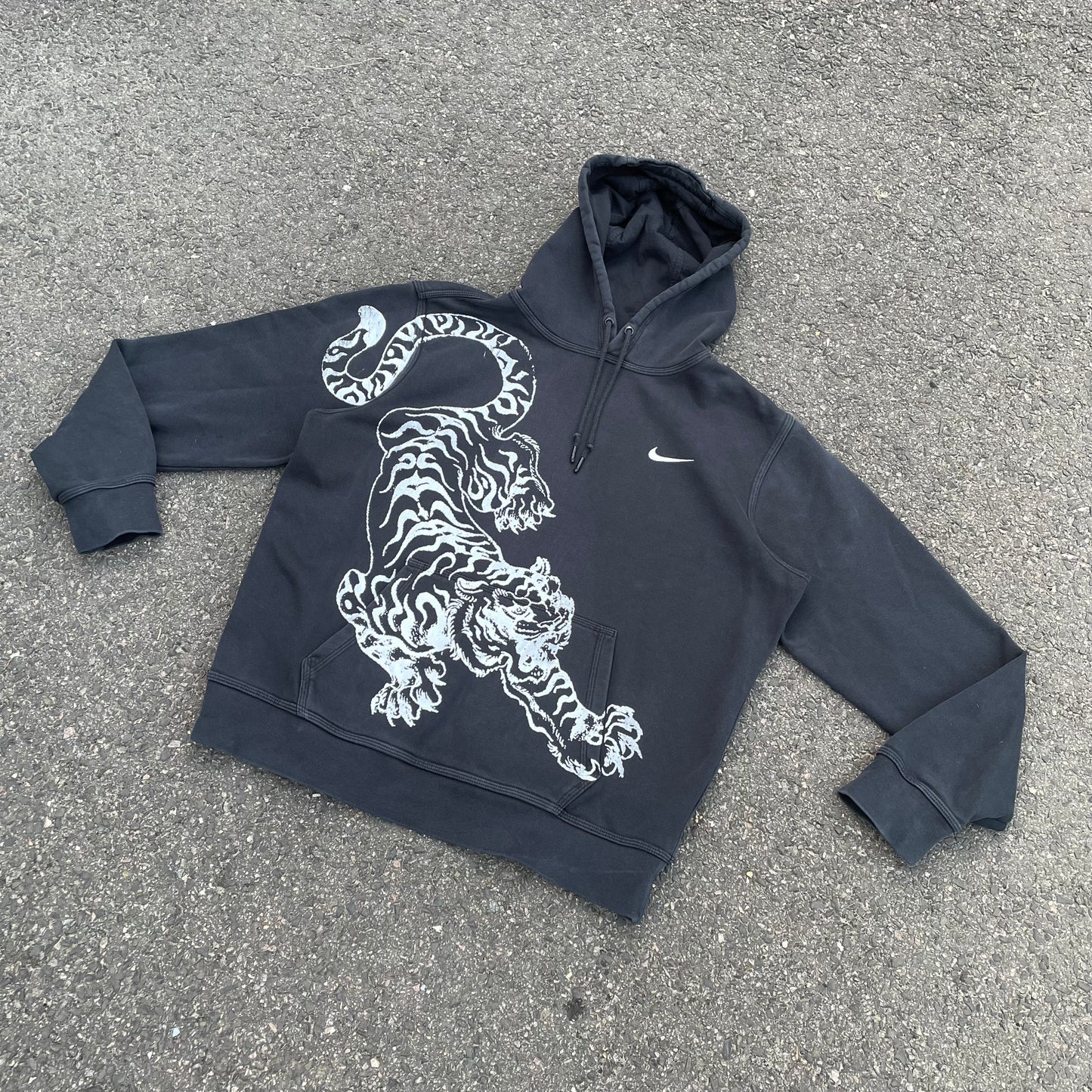 Custom Nike Tiger Graphic Sweatshirt – Black with White Print | Reworked