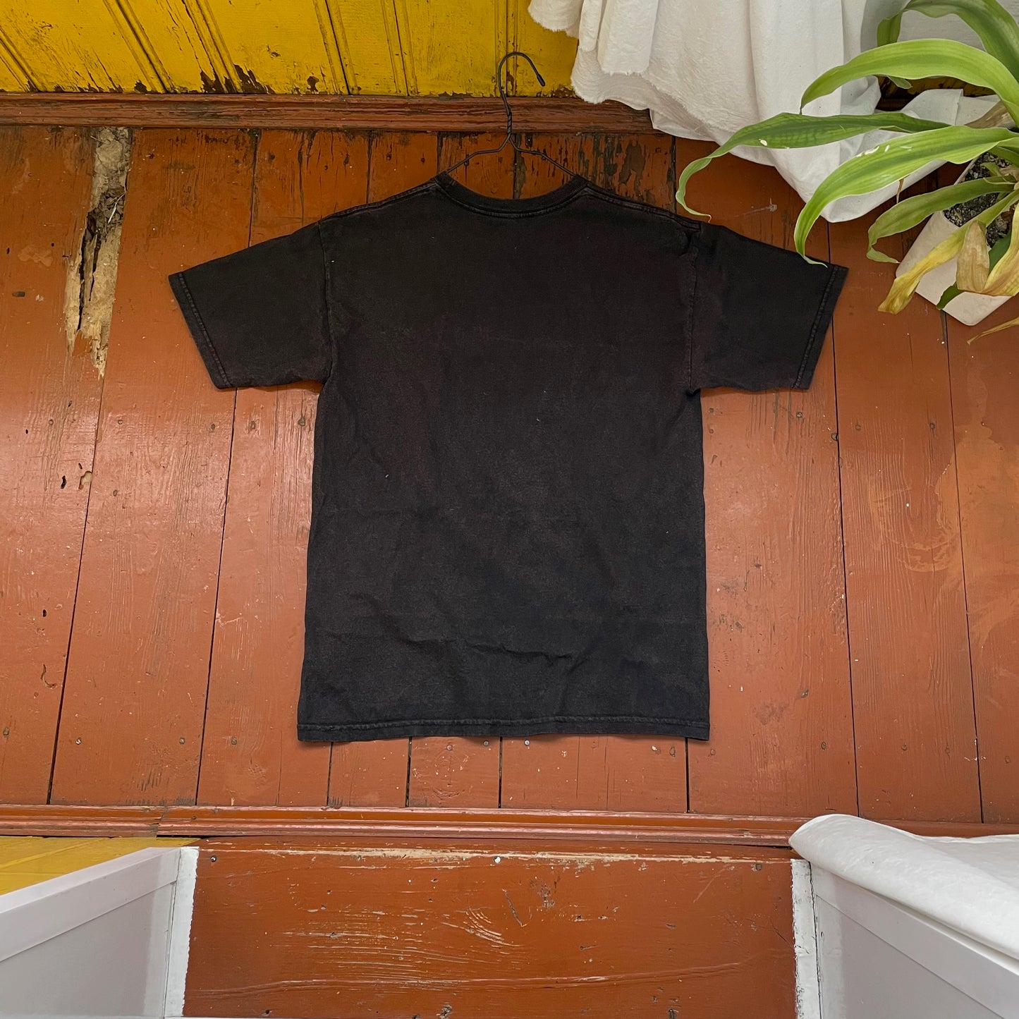 IT Horror Movie T-Shirt – Vintage Black Tee with Moon & Balloon Print