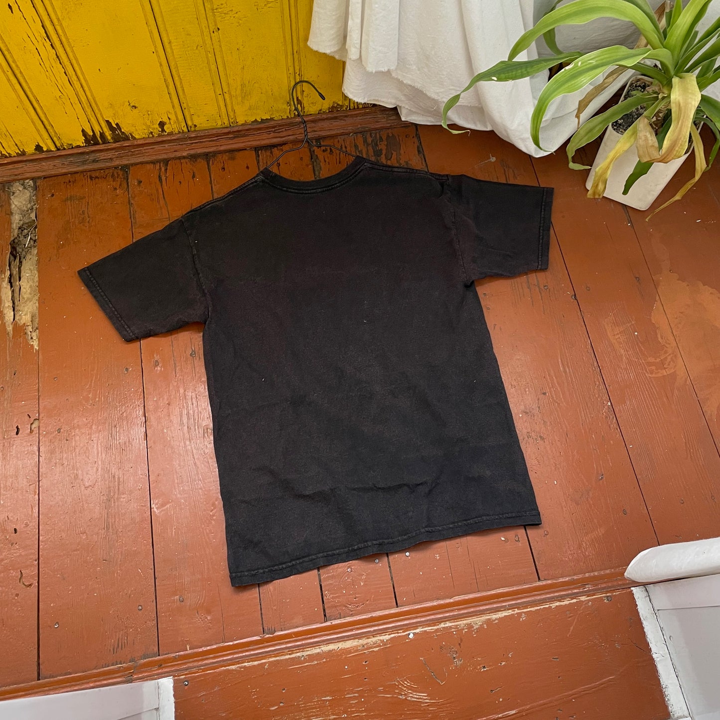 IT Horror Movie T-Shirt – Vintage Black Tee with Moon & Balloon Print