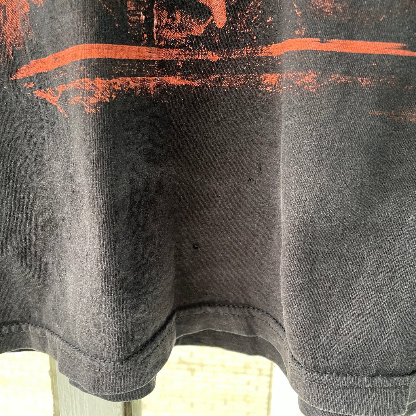 Vintage Slipknot T-Shirt โ Classic Red Horror Graphic | 00s Metal Band Tee Fruit of the Loom M
