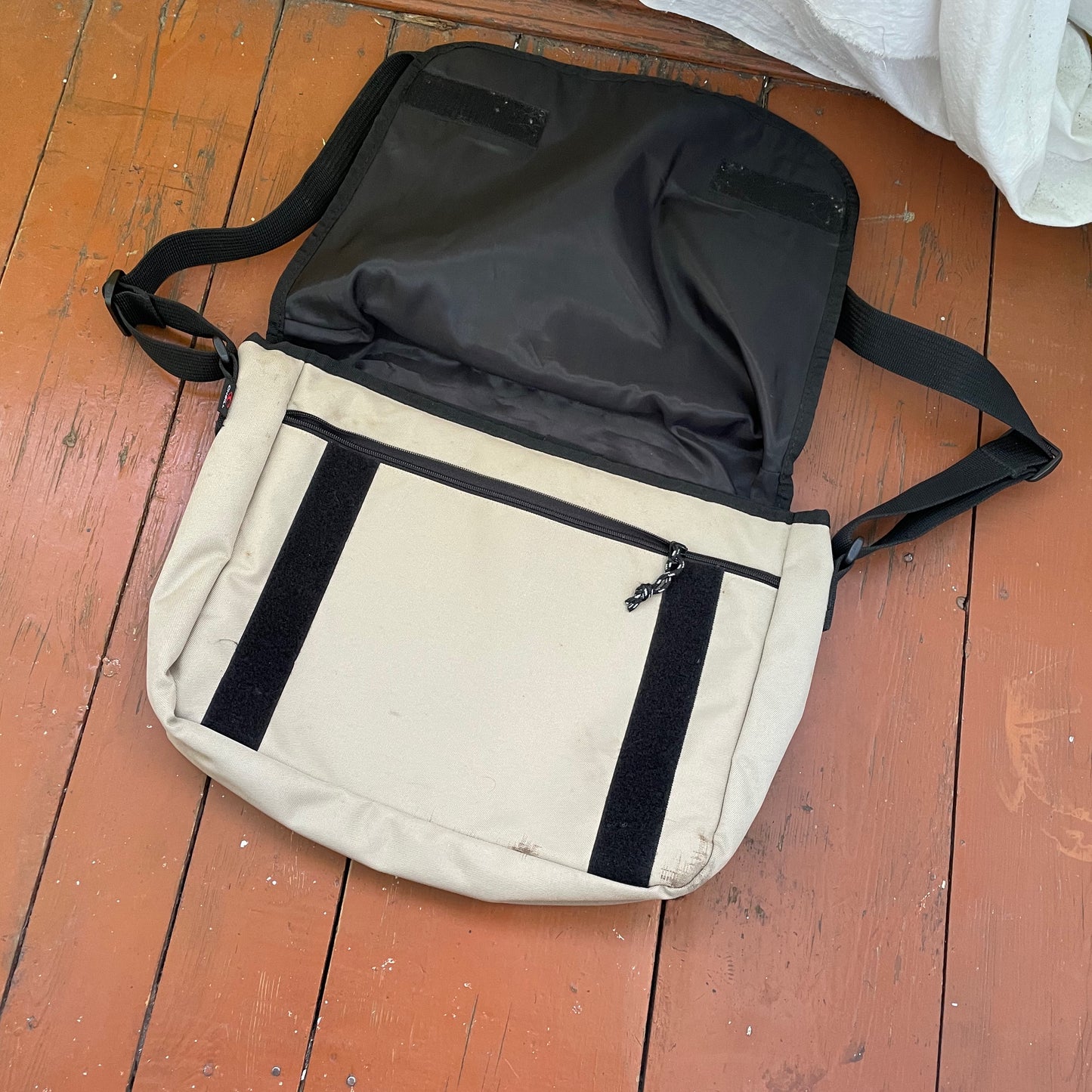 Custom O’Neill Canvas Messenger Bag – Handprinted Cybersigilism Grunge Shoulder Bag | Vintage Streetwear