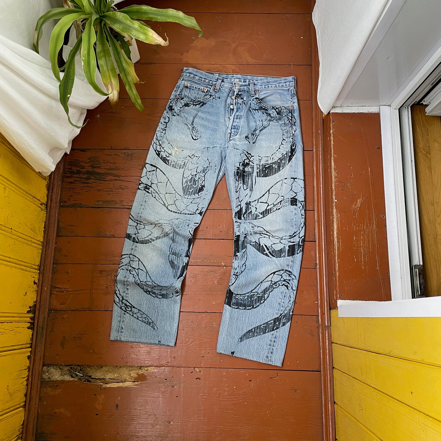 Custom Levi’s Snake Jeans – Faded Blue Denim with Full Black Snake Artwork | Vintage 1 of 1
