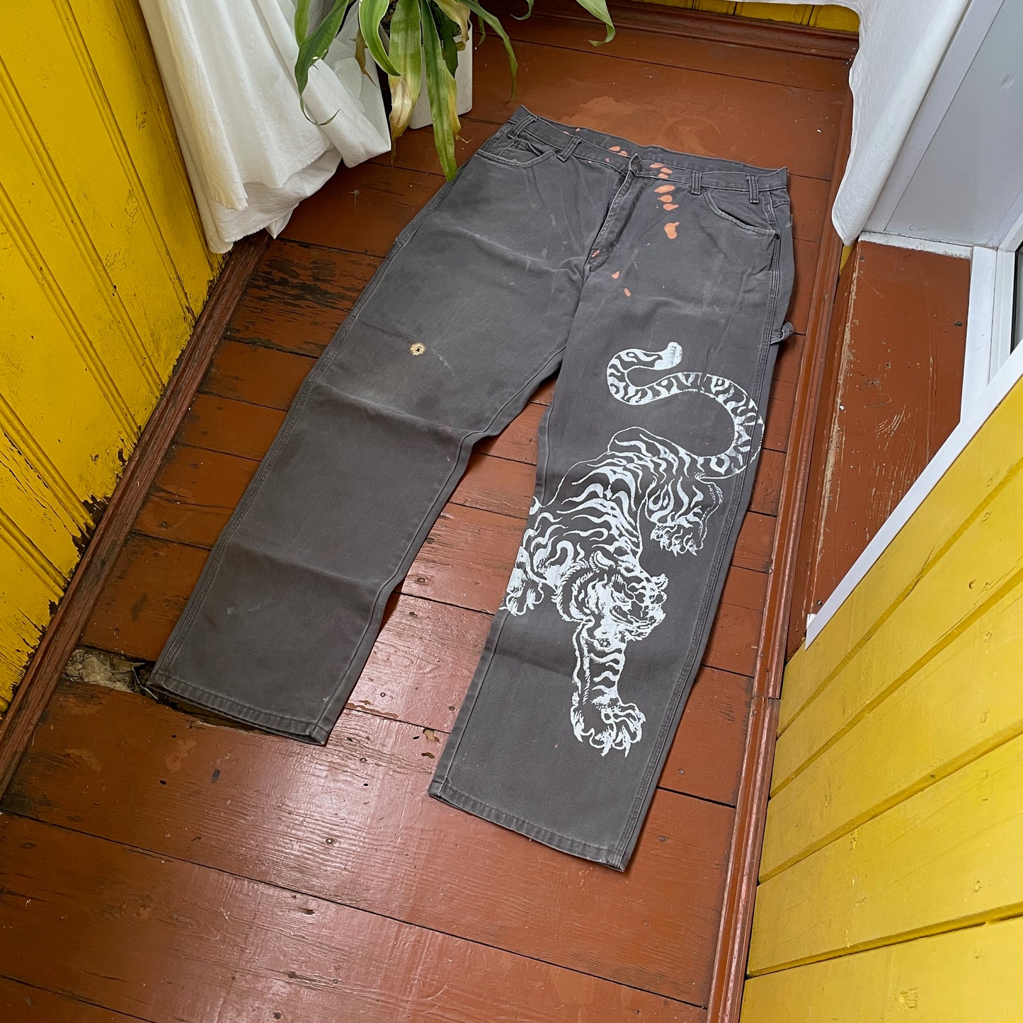 Custom Dickies Tiger Pants โ Grey Workwear with White Tiger Print & Paint Marks | 1 of 1 Vintage