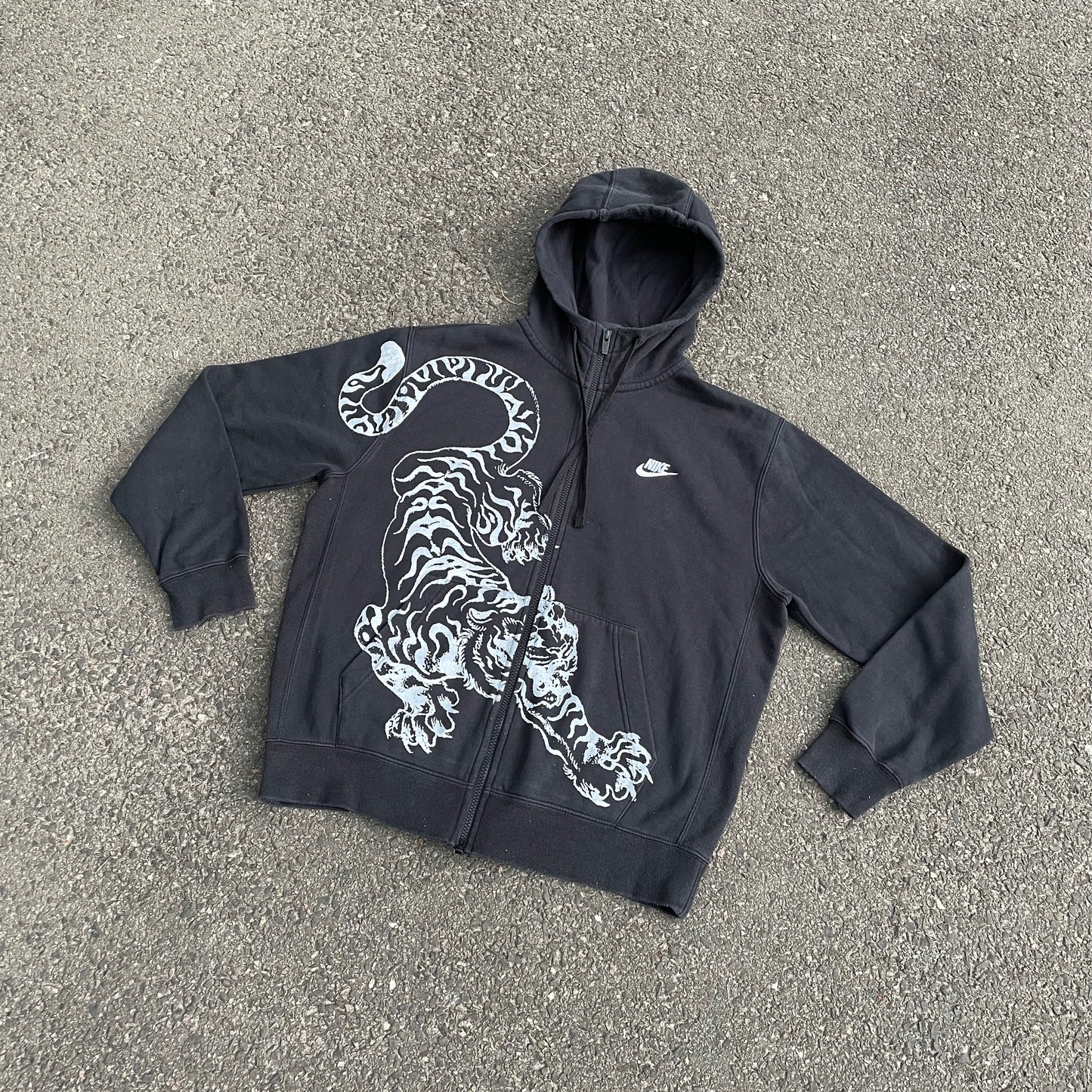 Custom Nike Tiger Hoodie – Black Zip-Up with White Tiger Art | Vintage Y2K 1 of 1