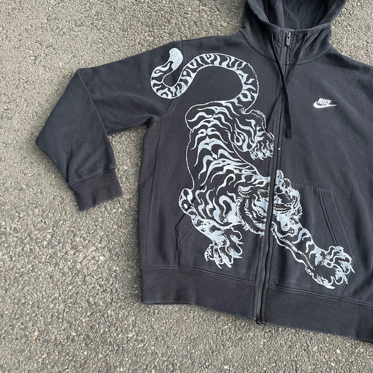 Custom Nike Tiger Hoodie – Black Zip-Up with White Tiger Art | Vintage Y2K 1 of 1