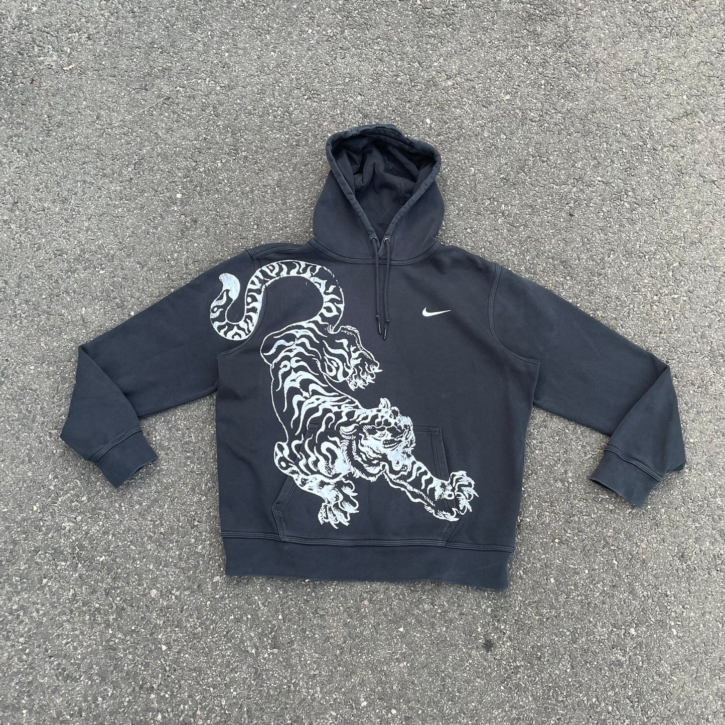 Custom Nike Tiger Graphic Sweatshirt – Black with White Print | Reworked