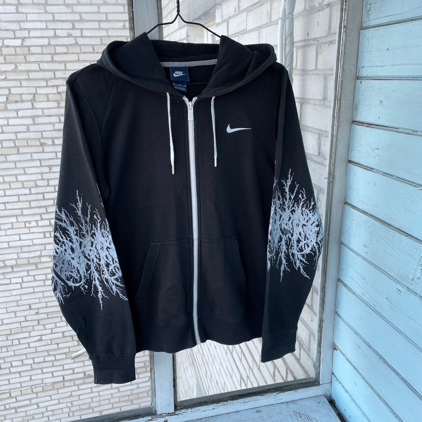 Custom Nike Zip Hoodie – Black with White Sleeve Print | Vintage Grunge 1 of 1