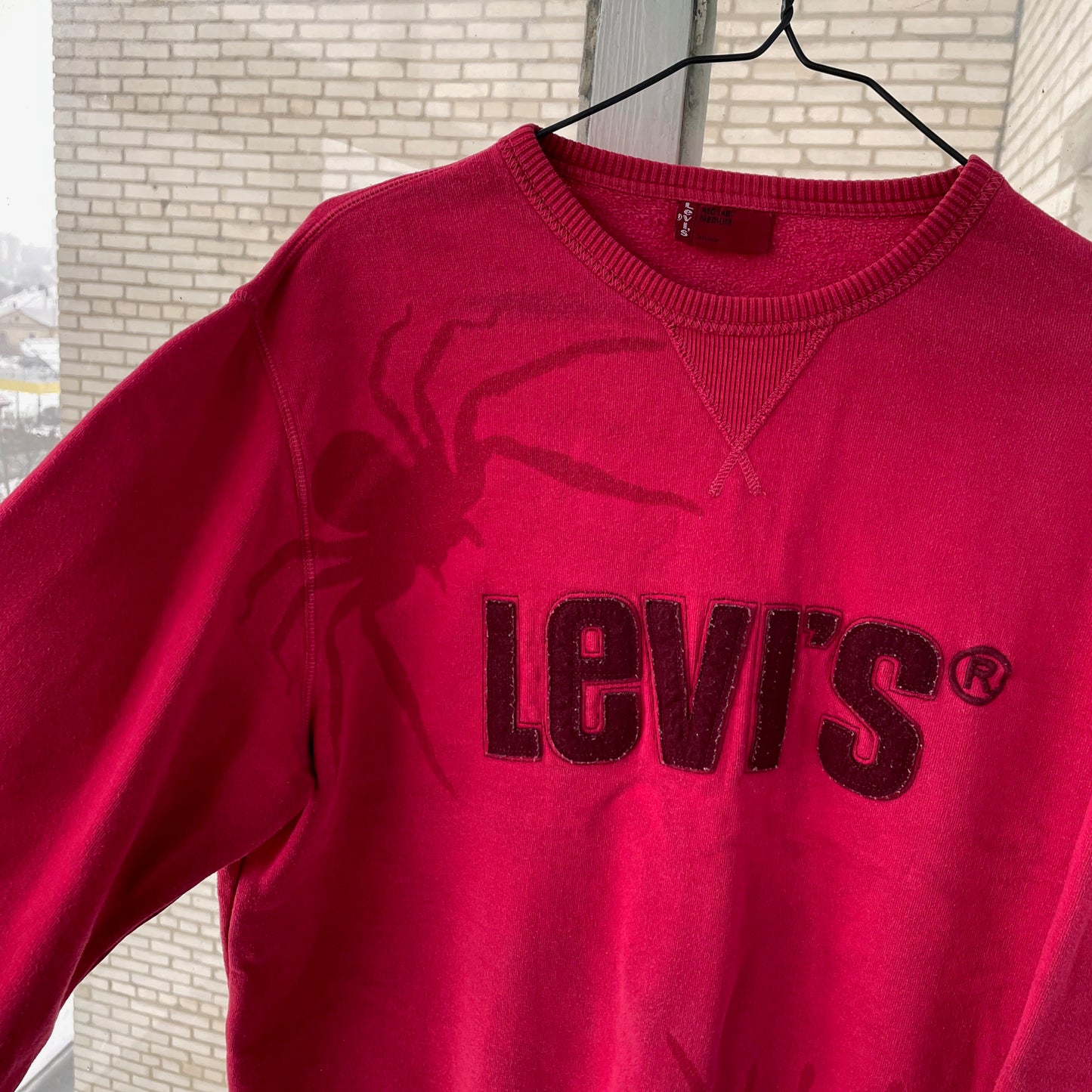 Levi’s Faded Spider Sweatshirt – Vintage Red Levi’s Crewneck with Subtle Spider Fade | 1 of 1
