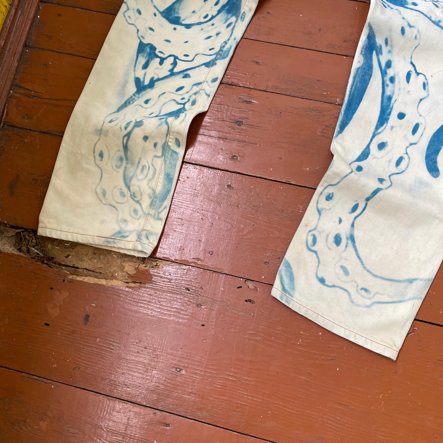Custom Levi’s Octopus Jeans – Hand-Faded Blue Octopus Art | Vintage Denim 1 of 1