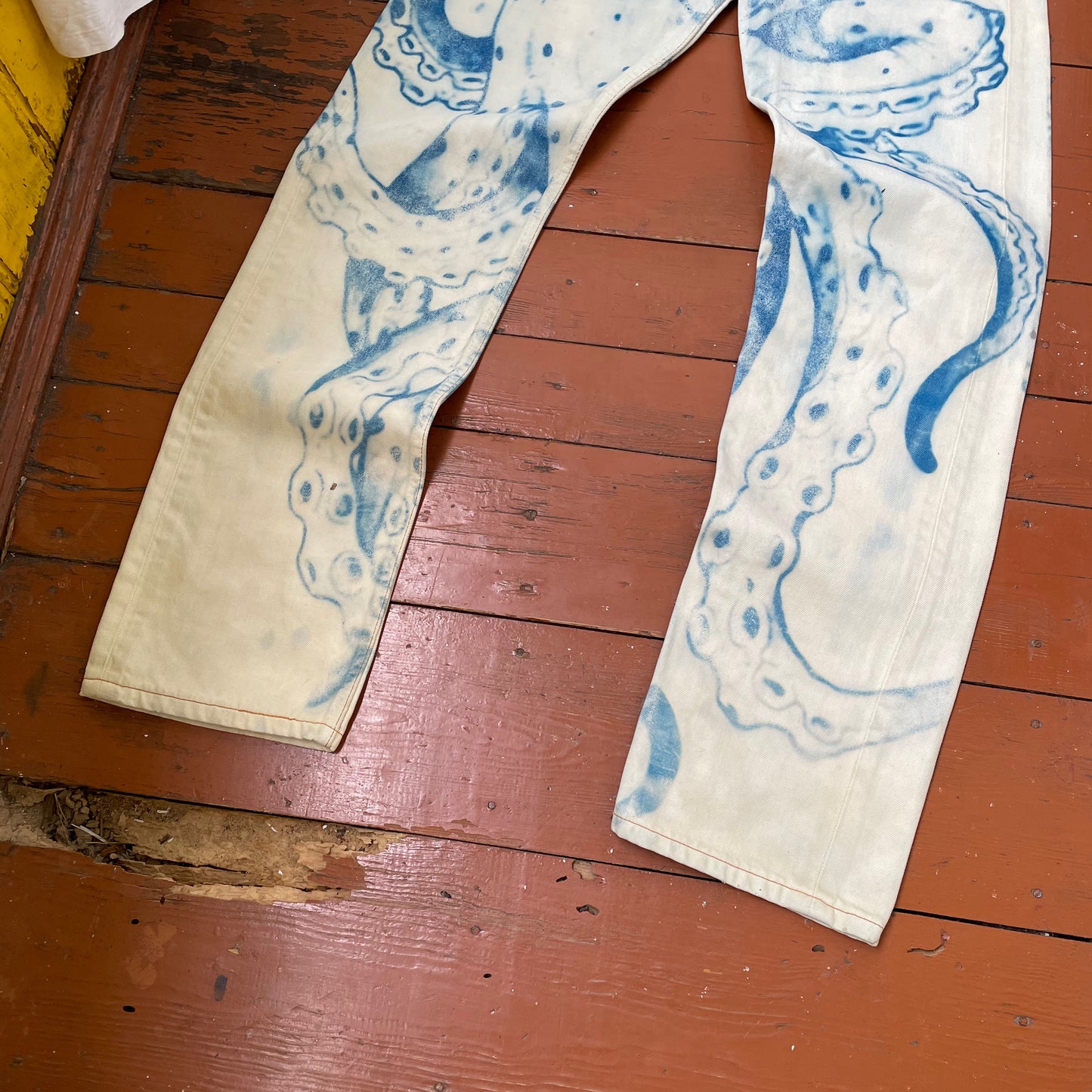 Custom Levi’s Octopus Jeans – Hand-Faded Blue Octopus Art | Vintage Denim 1 of 1