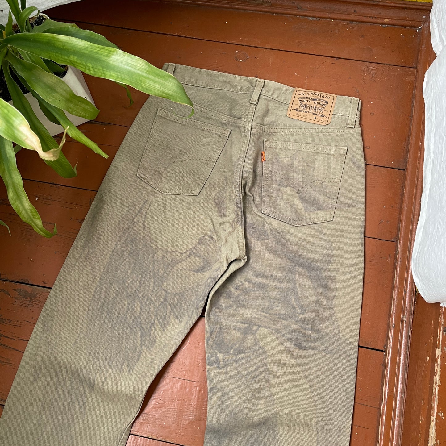 Custom Levi’s Skull & Wing Pants – Handprinted Bleach Art on Khaki | Vintage Grunge 1 of 1