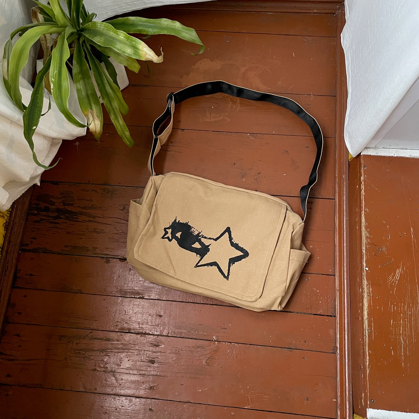 Custom Canvas Shoulder Bag – Beige Messenger with Black Stars | Reworked Streetwear 1 of 1