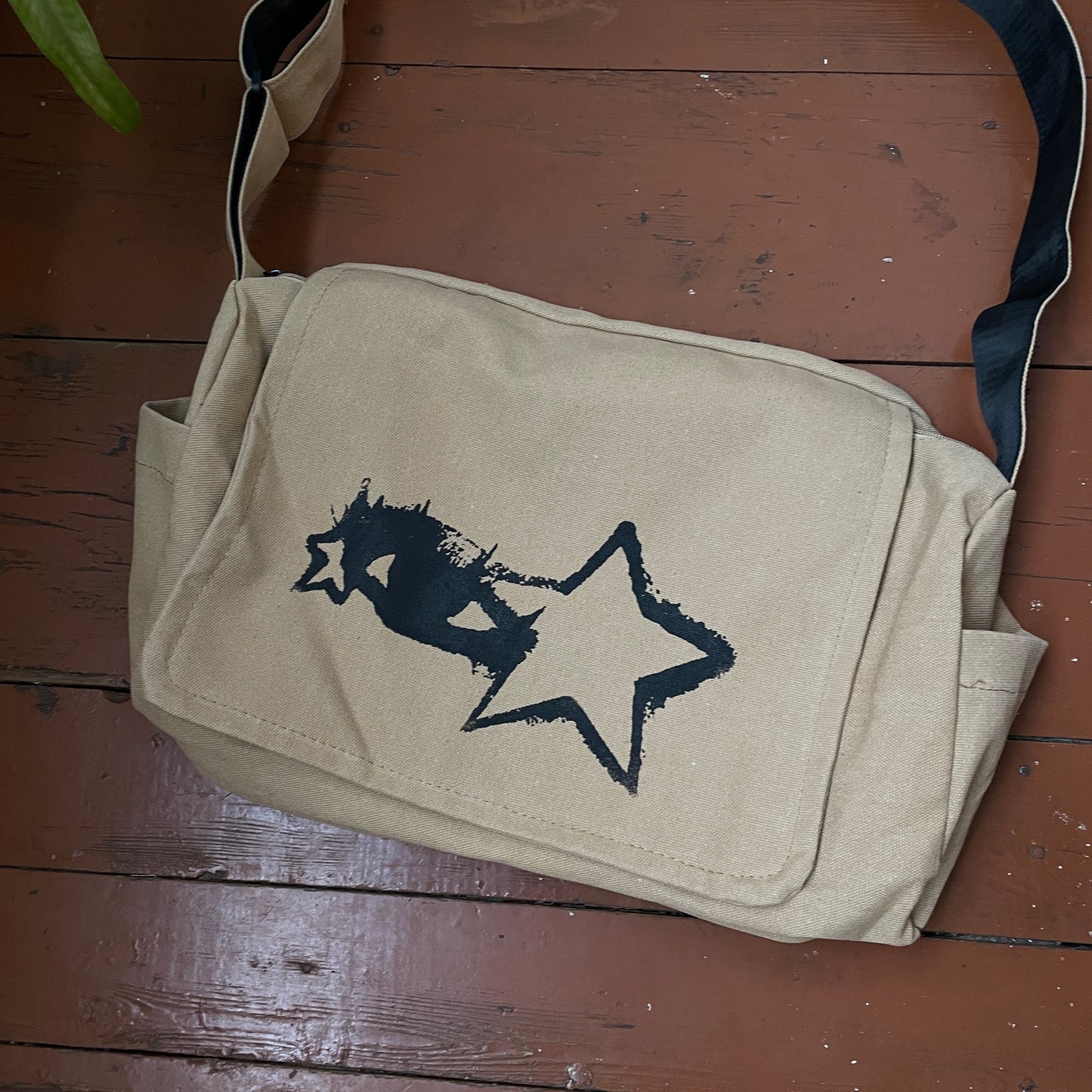 Custom Canvas Shoulder Bag – Beige Messenger with Black Stars | Reworked Streetwear 1 of 1