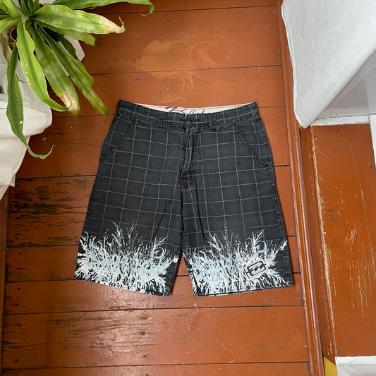 Billabong Y2K Black Grid Shorts – White Splash Graphic | Vintage Skate Surf Style 00s