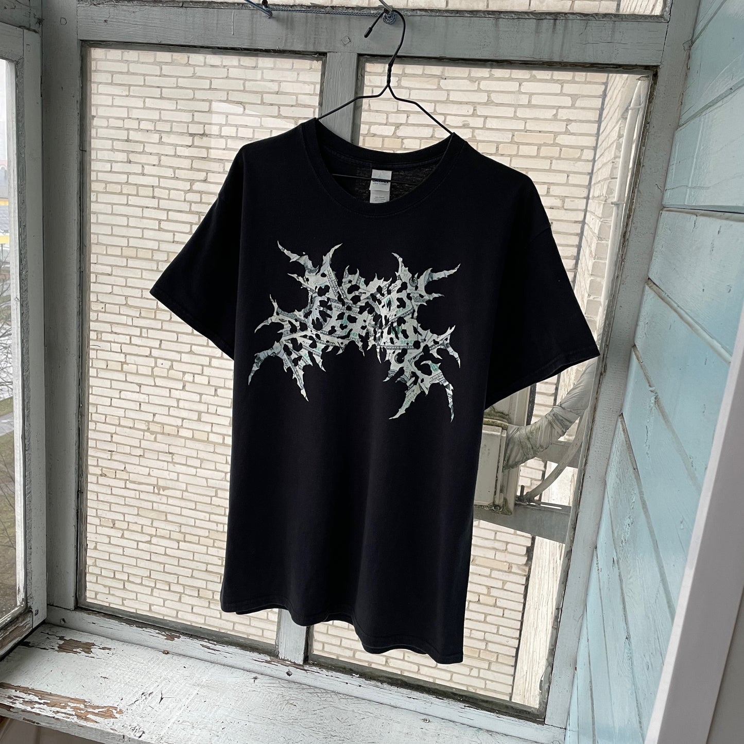 Black T-shirt White Grunge Graphic | Unbranded Y2K Alt Streetwear