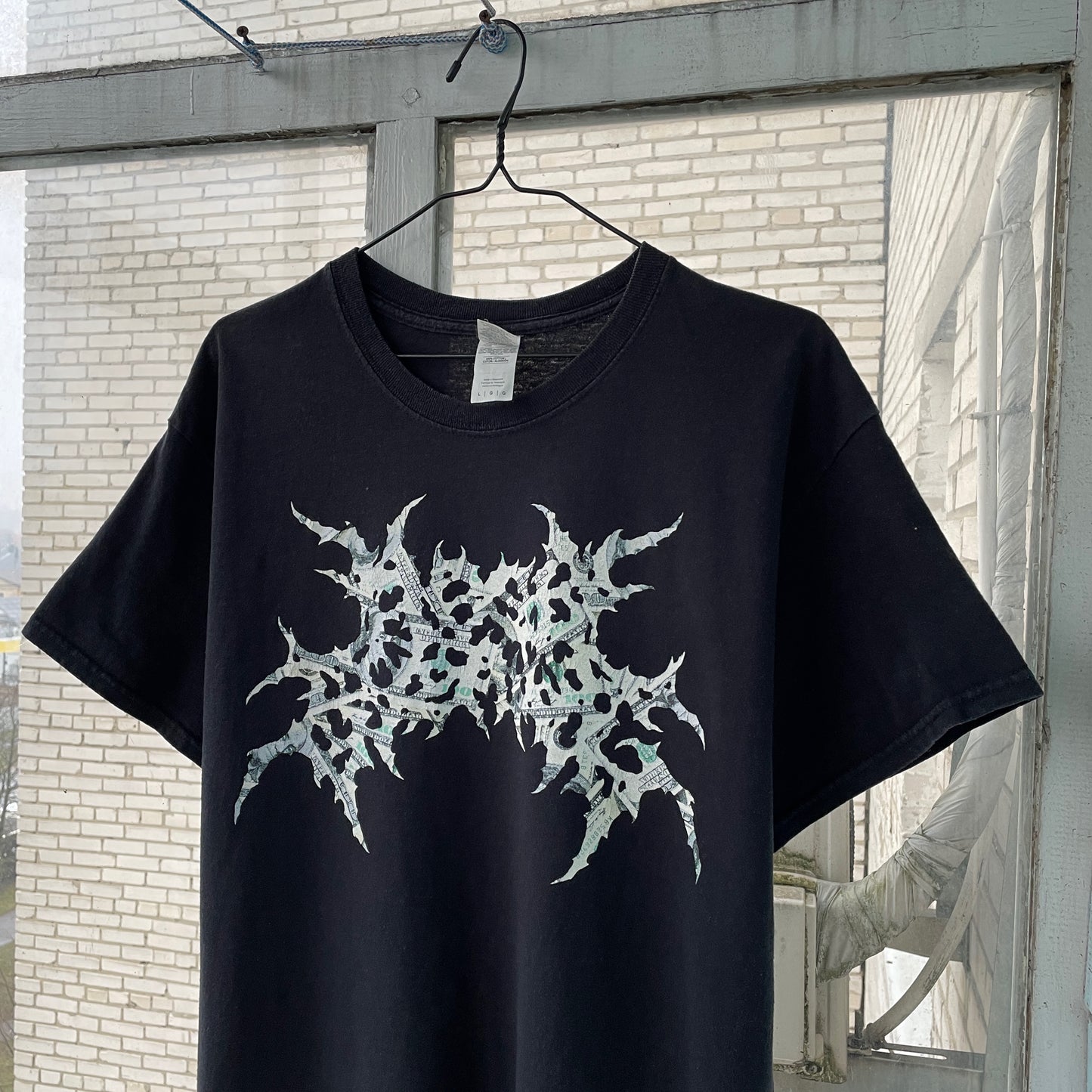 Black T-shirt White Grunge Graphic | Unbranded Y2K Alt Streetwear