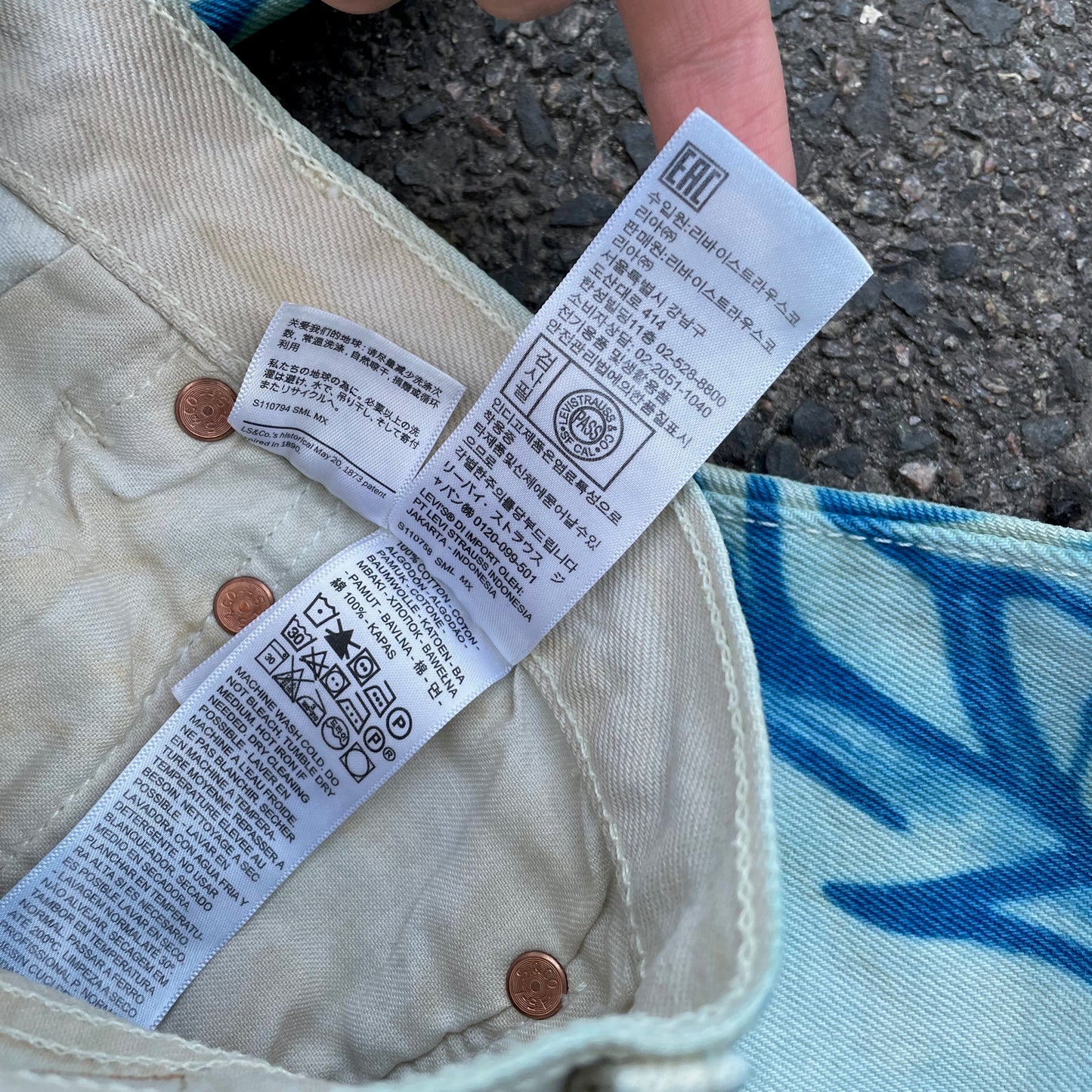 Custom Levi’s Dragon Jeans – Washed Blue Dragon Art | Vintage 1 of 1