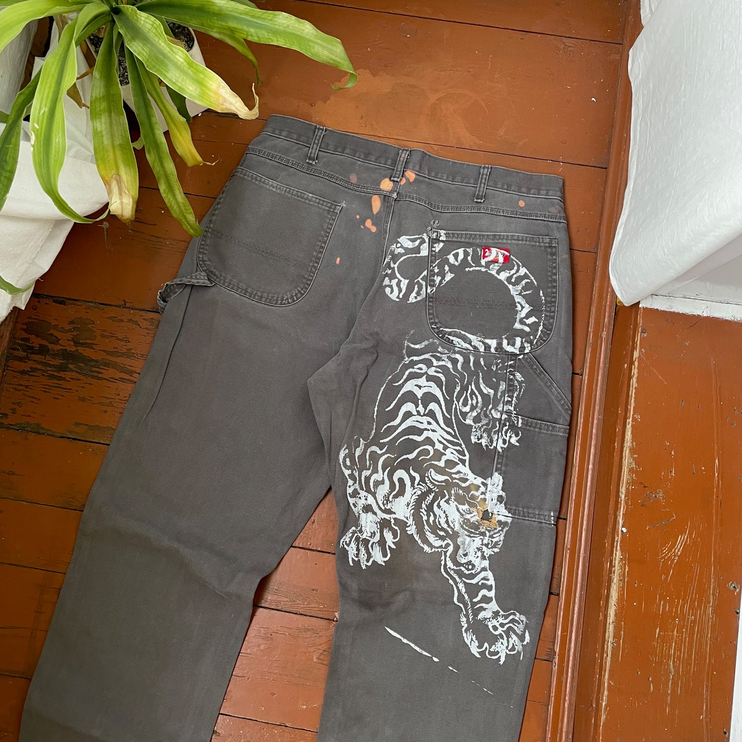 Custom Dickies Tiger Pants – Grey Workwear with White Tiger Print & Paint Marks | 1 of 1 Vintage
